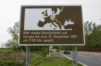 Sign with map and reference to the inner-German division until 19 November 1989 at the former