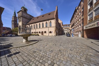 Gänsemännchenbrunnen, fountain, historic buildings, church tower, St. Sebaldus Church, residential