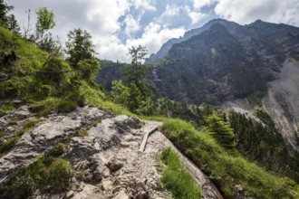 Hiking trail from Gaißalpe to Unterer Gaißalpsee, behind Rubihorn, near Oberstdorf, Oberallgäu,