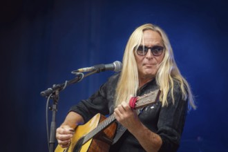 Uwe Hassbecker (Silly) live at the Berliner Rundfunk 91.4 Open Air in the Berlin Parkbühne