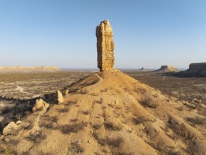 The Vingerklip (rock finger) and the Ugab Valley Terraces are surrounded by thornbush and mopane