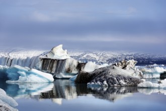 Icebergs in the morning light, Jökulsárlón glacier lagoon, Jökulsarlon, glacial lake, Vatnajökull