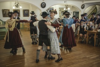 Traditional traditional costume anniversary of the Trachtenverein Schliersee Stamm 1888, dance in