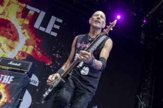 Ali McMordie, bassist, Stiff Little Fingers, punk rock band, Northern Ireland, open air at the