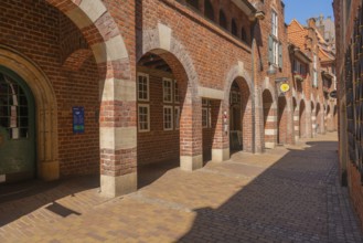 Archway at St Peter's House, Böttcherstrasse, cultural monument in the old town, numerous sights,