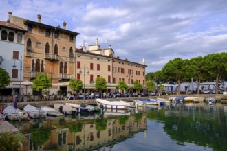 Houses at the harbour, Porto Vecchio, Lake Garda, Desenzano del Garda, Lombardy, Province of