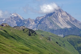 View from the Hochalp pass, behind left Johannes Licht, behind right Biberkopf, Allgäu Alps, near