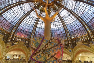 Upside-down Christmas tree, Galeries Lafayette, Paris, Île-de-France, France