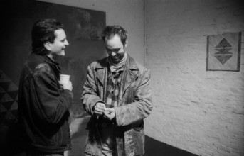 Germany, Berlin, 17.01.1991, Vernissage in the gallery Knaack 90, (Knaackstraße 90), left: Lutz
