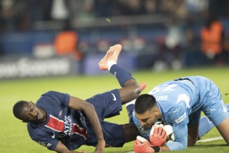 Football match, Ousmane DEMBELE' Paris St Germain falls to the ground and arrives late, Paulo
