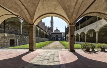 The Pazzi Chapel by Filippo Brunelleschi is a religious building in Florence