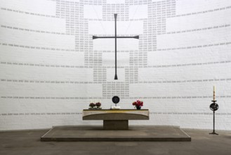 1960-1962 built according to plans by the Karlsruhe architect Werner Dierschke, Altar, St., Sankt,