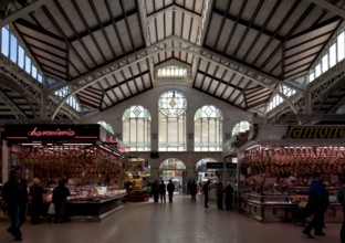 Built 1910-28, interior view with dome