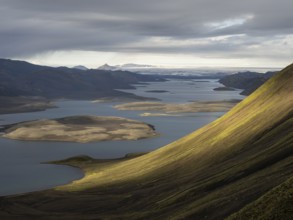 Lake Langisjór, highlands, behind the glacier edge of Vatnajökull, Iceland