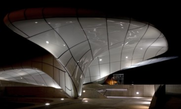 Österr Innsbruck Hungerburg railway station Hungerburg. Zaha Hadid 2007. at night