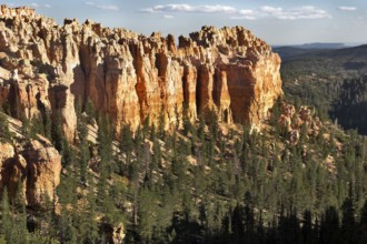 Abrupt breakage in Bryce canyon in state of Utah in the USA