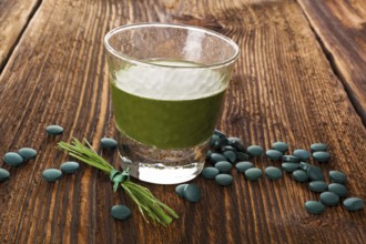 Spirulina, chlorella, barley and wheatgrass. Green supplement, superfood detox