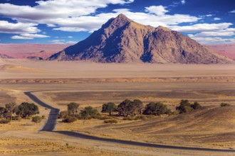 The highway passes through the world's oldest Namib desert. The concept of exotic car tourism