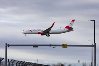 Aviation, airplane landing approach, Airport Montreal, Montreal Province of Quebec, Canada