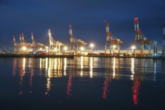 Harbor night view of the Daikokufuto. Shooting Location: Yokohama-city kanagawa prefecture