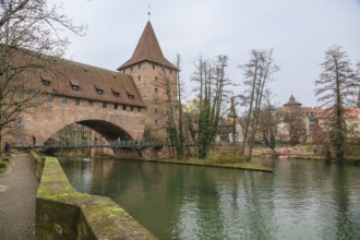 Chain footbridge over the Pegnitz near the Schlayer Tower, Nuremberg, Middle Franconia, Franconia,