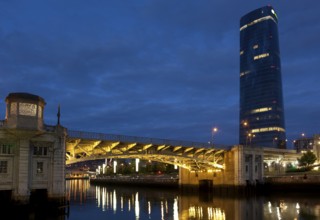 Deusto bridge and Iberdrola tower, Bilbao, Bizkaia, Spain