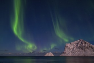 Northern Lights (Aurora borealis), Aurora Borealis, Lofoten, Norway