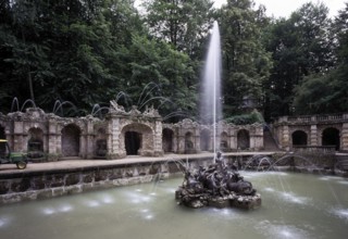 Lower grotto, water features