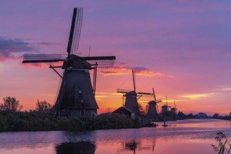 Sunrise on the KInderdijk, Netherlands