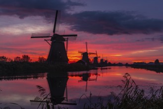 Sunrise on the KInderdijk, Netherlands