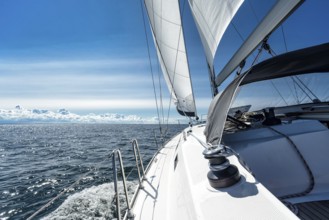 Sailing on a sailing yacht on the ocean