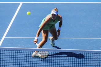 MELBOURNE, AUSTRALIA, JANUARY 12: Mirra Andreeva of Russia plays against Danielle Collins plays