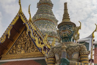 A picture of a warrior statue at the Grand Palace of Bangkok
