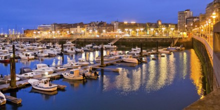 Gijón Harbour, Cimadevilla Old Town, Gijón, Asturias, Spain