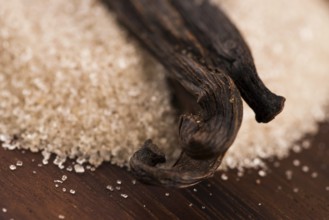 Vanilla sugar and vanilla beans