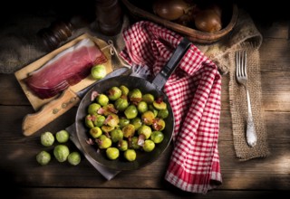 Honey caramelized brussels sprouts with ham