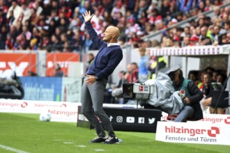 Coach Peter Zeidler (VfL Bochum) at the match of the 1st FBL: 24-25: 3rd Sptg. SC Freiburg - VfL