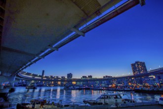 Bayshore Route and Tokyo sunset. Shooting Location: Tokyo metropolitan area