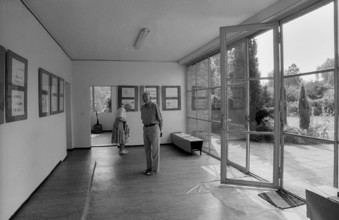 Germany, Berlin, 07.08.1991, Mies van der Rohe Haus, in Berlin Weißensee