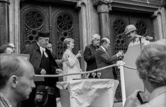 Germany, Berlin, 5 September 1991, Ceremony for the unveiling of the renewed lettering above the