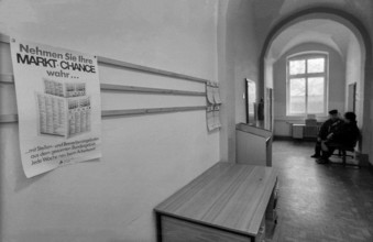 Germany, Merseburg, 15.01.1992, Labour Office Merseburg, market economy poster: Take your market,