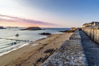 High angle view of the beach of Saint-Malo from ramparts at sunset. Brittany, France