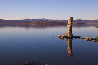 Fabulously beautiful Mono Lake with fantastic reef-Tufa. Sunset