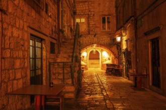Alley in the old town centre of Dubrovnik, night shot, Dubrovnik, Dalmatia, Croatia