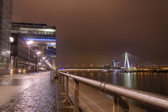 Impression of Cologne by night
