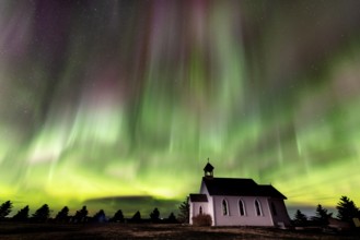 Aurora explosion in Saskatchewan Canada very colorful pulsating