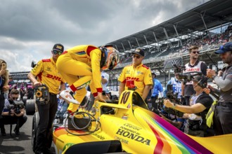ALEX PALOU (10) of Barcelona, Spain prepares to qualify for the 108th Running of the Indianapolis