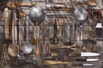 Old and various accessories for the preparation of food
