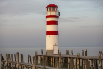 Leuchtturm im Morgenlicht, Langzeitbelichtung, Podersdorf am See, Neusiedlersee, Burgenland,