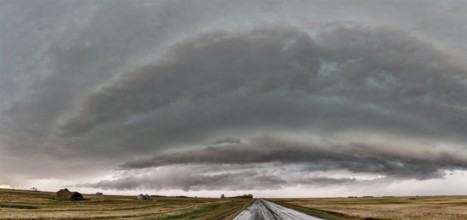 Prairie Storm Canada Summer time clouds warning